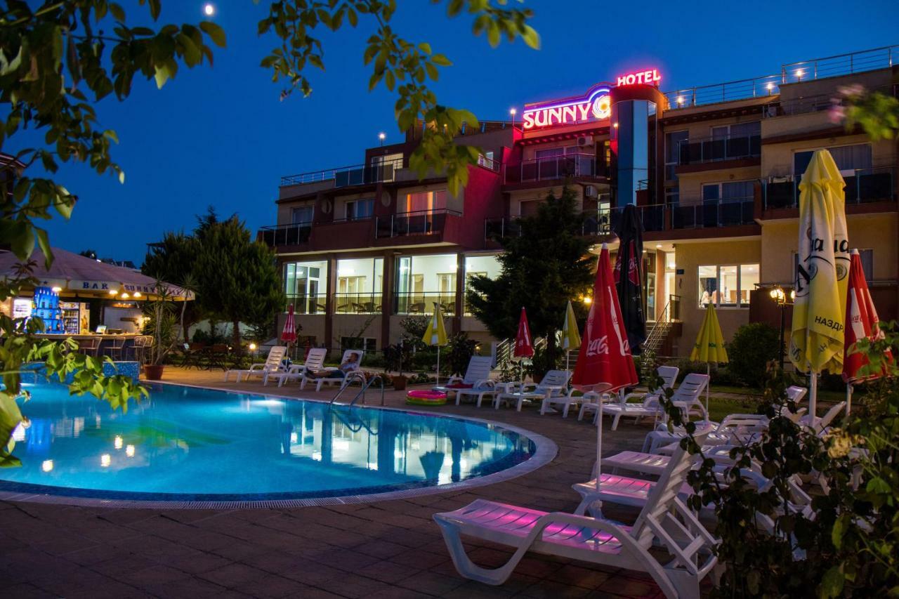 Sunny Hotel