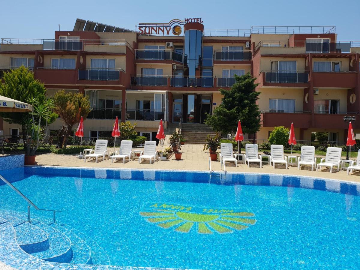 Sunny 4*